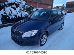 Blau Gebraucht 2011 Skoda Fabia Family Limousine | 3.300 € (Guter Preis)