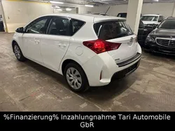 Weiß Gebraucht 2013 Toyota Auris Life Limousine | 8.980 € (Fairer Preis)