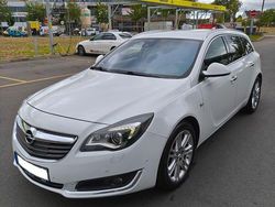 Weiß Gebraucht 2017 Opel Insignia Kombi | 11.700 € (Fairer Preis)