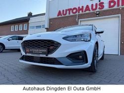 Weiß Gebraucht 2021 Ford Focus Performance Edition Limousine | 27.950 € (Guter Preis)