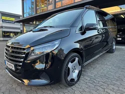 Schwarz Neu 2025 Mercedes V300 Exclusive Van / Kleinbus | 118.405 € (Etwas zu teuer)