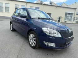 Blau Gebraucht 2011 Skoda Fabia Limousine | 7.999 € (Etwas zu teuer)
