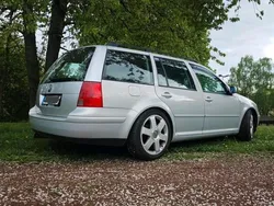 Silber Gebraucht 1999 VW Golf IV Kombi | 4.400 €
