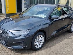 Grau Gebraucht 2022 Audi A3 Sportback Kleinwagen | 28.750 € (Teuer)