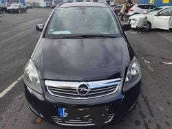 Schwarz Gebraucht 2014 Opel Zafira Family Kombi | 5.499 € (Fairer Preis)