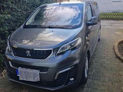 Grau Gebraucht 2018 Peugeot Traveller Allure Van / Kleinbus | 29.900 € (Guter Preis)