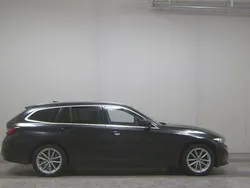 Schwarz Gebraucht 2023 BMW 318 Shadowline Kombi | 23.480 € (Superpreis)