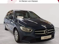 Denimblau metallic Gebraucht 2020 Mercedes B200 Van / Kleinbus | 16.590 € (Superpreis)