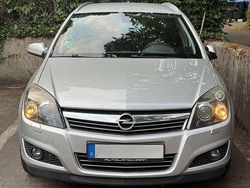 Silber Gebraucht 2008 Opel Astra Cosmo Kombi | 4.000 € (Etwas zu teuer)