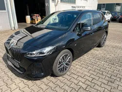Schwarz Gebraucht 2022 BMW 218 Active Tourer M Sport Van / Kleinbus | 27.980 € (Etwas zu teuer)