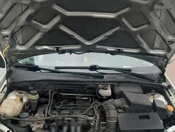 Andere außenfarben Gebraucht 2000 Ford Focus Kombi | 950 €