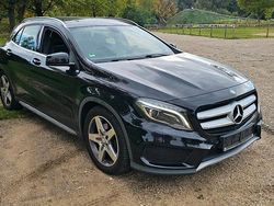 Nachtschwarz Gebraucht 2014 Mercedes GLA220 SUV | 12.690 € (Guter Preis)