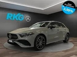 Grau Gebraucht 2025 Mercedes A250 AMG Limousine | 42.690 €