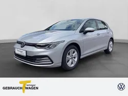 Silber Gebraucht 2024 VW Golf VIII Life Limousine | 22.640 € (Guter Preis)