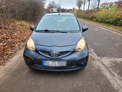 Grau Gebraucht 2005 Toyota Aygo Kleinwagen | 1.500 € (Guter Preis)