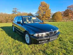 Schwarz Gebraucht 2002 BMW 520 Exclusive Kombi | 2.150 €