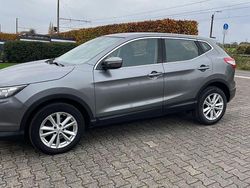 Grau Gebraucht 2014 Nissan Qashqai Acenta+ SUV | 9.900 € (Etwas zu teuer)