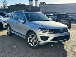 Silber Gebraucht 2016 VW Touareg Terrain Tech SUV | 18.700 € (Fairer Preis)