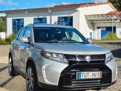 Silber Neu 2025 Suzuki Vitara Comfort+ SUV | 33.590 € (Teuer)