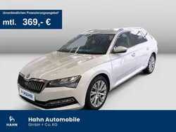 Weiß Gebraucht 2022 Skoda Superb Style Kombi | 28.930 € (Etwas zu teuer)
