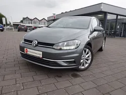 Grau Gebraucht 2019 VW Golf VII Comfortline Limousine | 16.390 € (Fairer Preis)