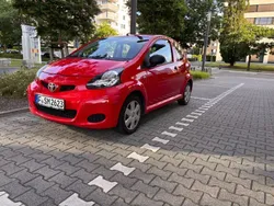 Rot Gebraucht 2009 Toyota Aygo Kleinwagen | 1.950 € (Fairer Preis)