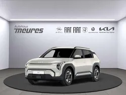 Grau Neu 2024 Kia EV3 4 SUV | 37.888 € (Superpreis)