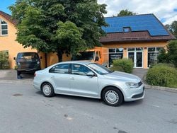 Silber Gebraucht 2011 VW Jetta Comfortline Limousine | 6.999 € (Fairer Preis)