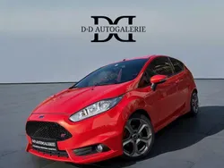 Rot Gebraucht 2013 Ford Fiesta Performance Edition Kleinwagen | 8.900 € (Fairer Preis)
