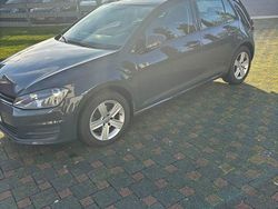 Grau Gebraucht 2017 VW Golf VII Comfortline Limousine | 11.550 € (Etwas zu teuer)