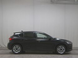 Obsidianschwarz metallic Gebraucht 2022 Ford Focus Cool & Connect Limousine | 10.780 € (Guter Preis)