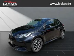 Schwarz Gebraucht 2021 Toyota Yaris Team Limousine | 16.990 € (Fairer Preis)
