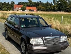 Violet Gebraucht 1995 Mercedes E220 Kombi | 4.400 €