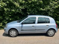 Grau Gebraucht 2004 Renault Clio II Kleinwagen | 1.380 € (Fairer Preis)