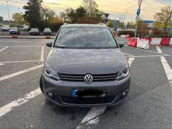 Grau Gebraucht 2014 VW Touran Cup Van / Kleinbus | 11.200 € (Fairer Preis)