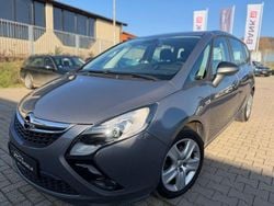 Grau Gebraucht 2016 Opel Zafira Tourer Edition Van / Kleinbus | 5.999 € (Guter Preis)