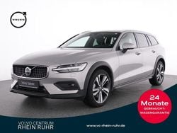 Silber Gebraucht 2024 Volvo V60 CC Plus Kombi | 39.890 € (Guter Preis)