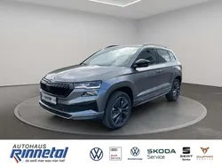 Graphitegrau metallic Neu 2025 Skoda Karoq SportLine SUV | 35.970 € (Fairer Preis)