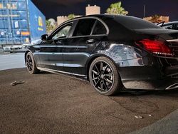 Schwarz Gebraucht 2019 Mercedes 200 Limousine | 17.000 €