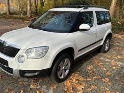 Weiß Gebraucht 2011 Skoda Yeti Active SUV | 5.950 € (Guter Preis)