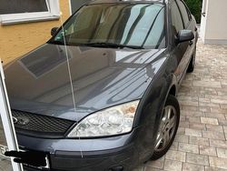 Grau Gebraucht 2001 Ford Mondeo Kleinwagen | 1.850 €