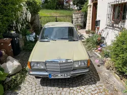 Grün Gebraucht 1984 Mercedes 240 Limousine | 10.900 €