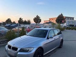 Blau Gebraucht 2009 BMW 318 Kombi | 2.500 € (Superpreis)