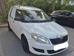 Weiß Gebraucht 2012 Skoda Roomster Limousine | 2.100 € (Fairer Preis)