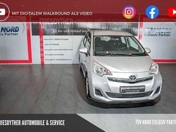 Silber Gebraucht 2011 Toyota Verso-S Life Van / Kleinbus | 7.990 € (Fairer Preis)