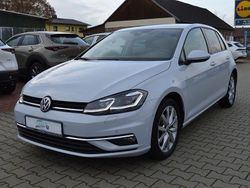 White silver metallic Gebraucht 2018 VW Golf VII Highline Limousine | 18.900 € (Fairer Preis)