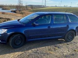 Blau Gebraucht 2010 Skoda Octavia Ambiente Kombi | 3.000 € (Superpreis)