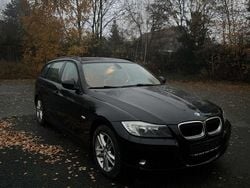 Schwarz Gebraucht 2010 BMW 320 Kombi | 2.700 € (Superpreis)