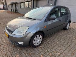 Grau Gebraucht 2003 Ford Fiesta Trend Limousine | 595 € (Guter Preis)