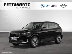 Saphirschwarz metallic Gebraucht 2024 BMW X1 Shadowline SUV | 39.800 € (Guter Preis)
